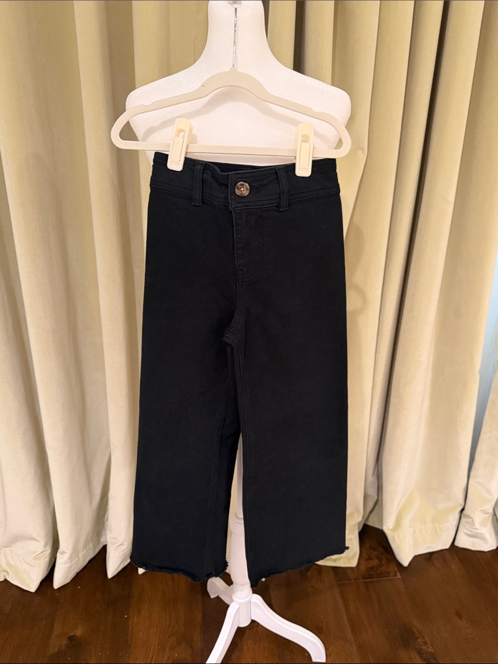 A Loves A - Big Girls' Black Wide-Leg Jeans - worn Twice - Size: 7Y